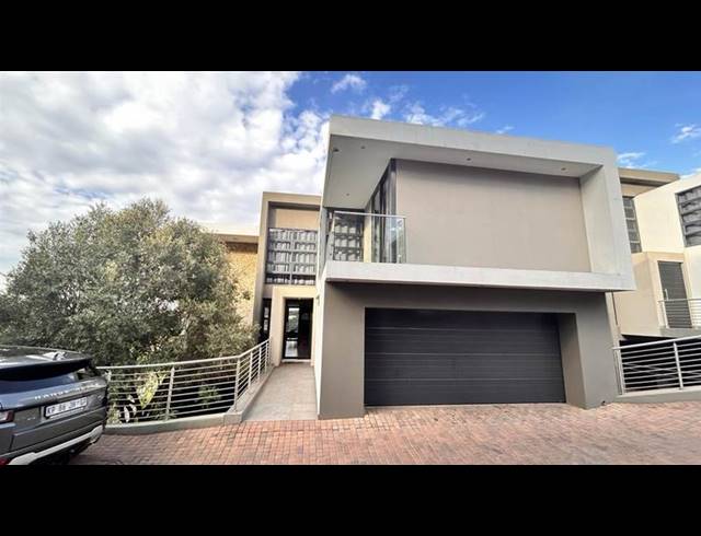 4 BEDROOM CLUSTER FOR SALE IN WATERKLOOF RIDGE